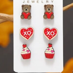 3 Pairs of Wood Post Earring Cupcakes, Hearts, And Bears